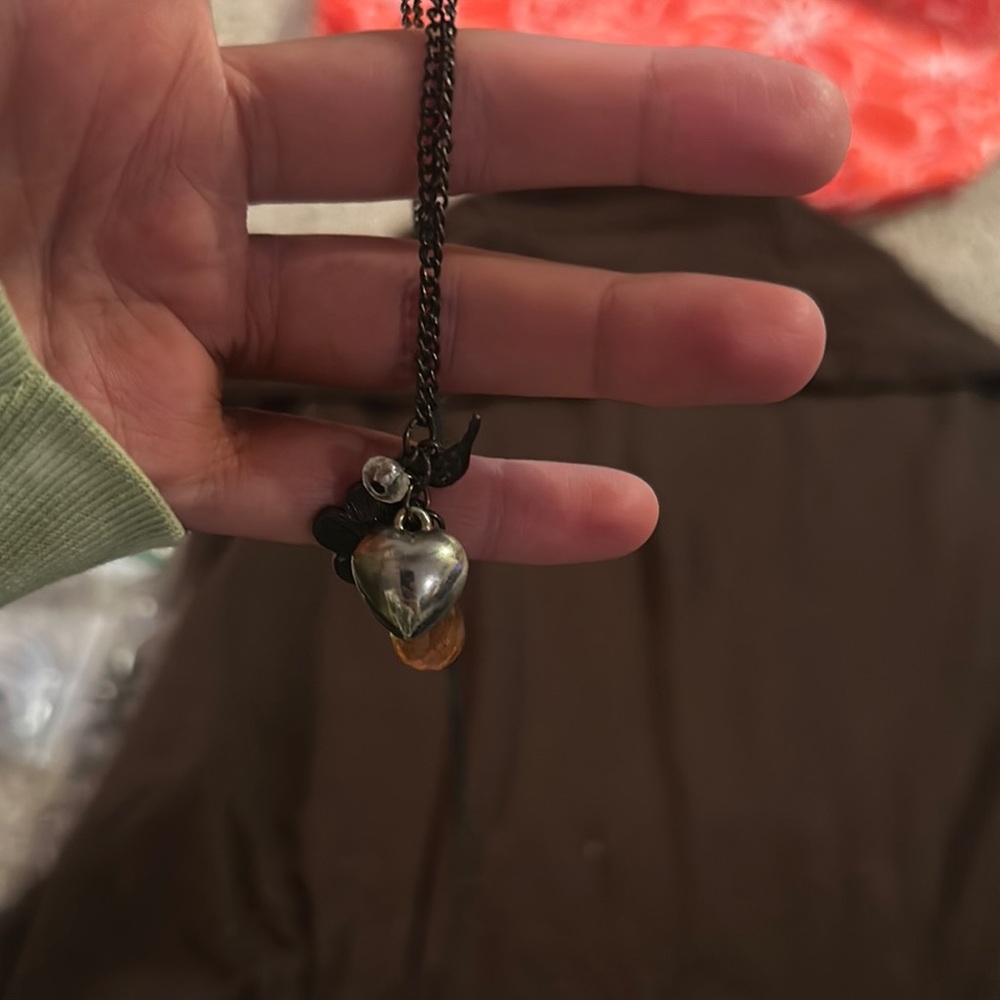 Elegant Pendant Necklace - Picture 4 of 4